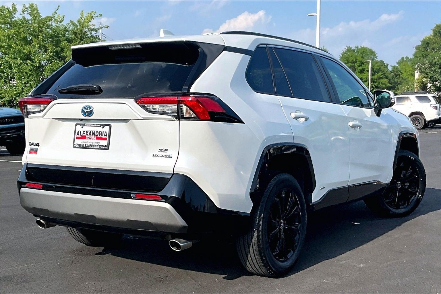 2023 Toyota RAV4 Hybrid SE