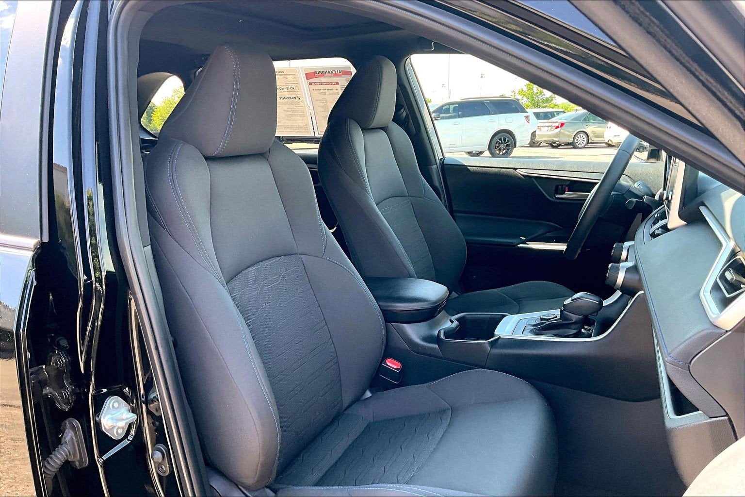 2023 Toyota RAV4 Hybrid SE