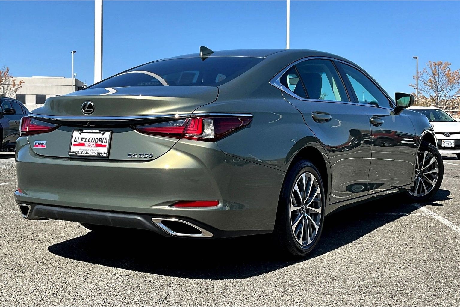2023 Lexus ES 350 - Photo 11