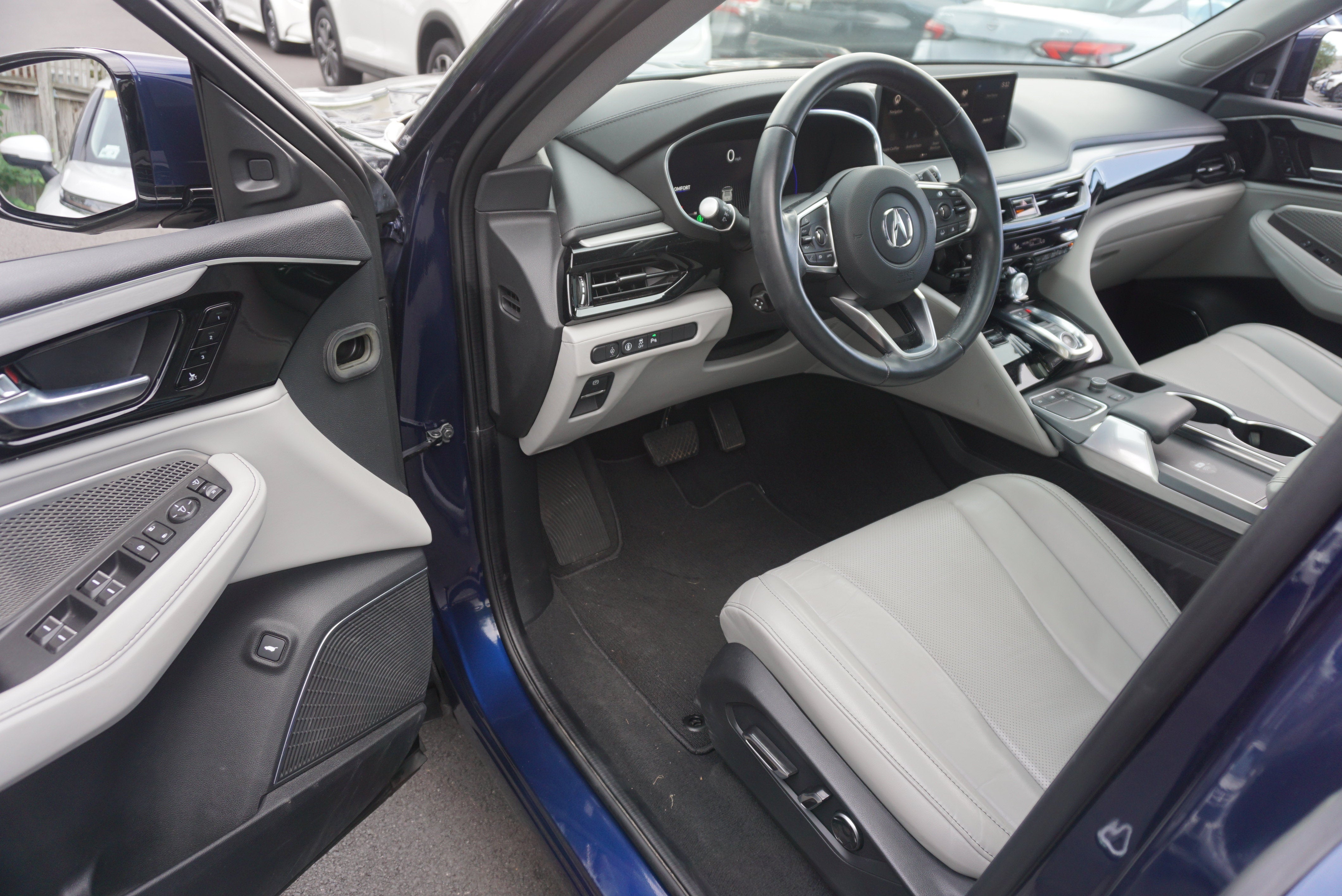 2022 Acura MDX w/Technology Package