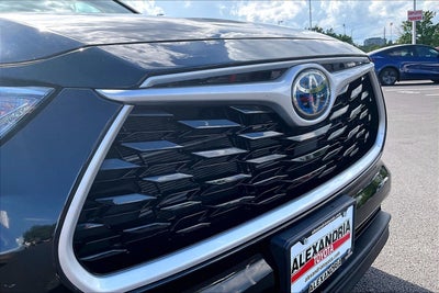 2023 Toyota Highlander Hybrid Bronze Edition