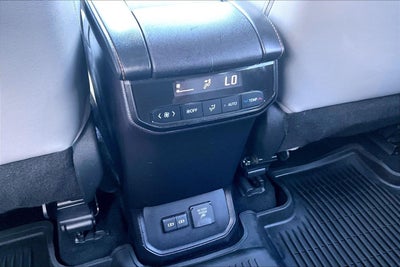 2023 Toyota Highlander Hybrid Bronze Edition
