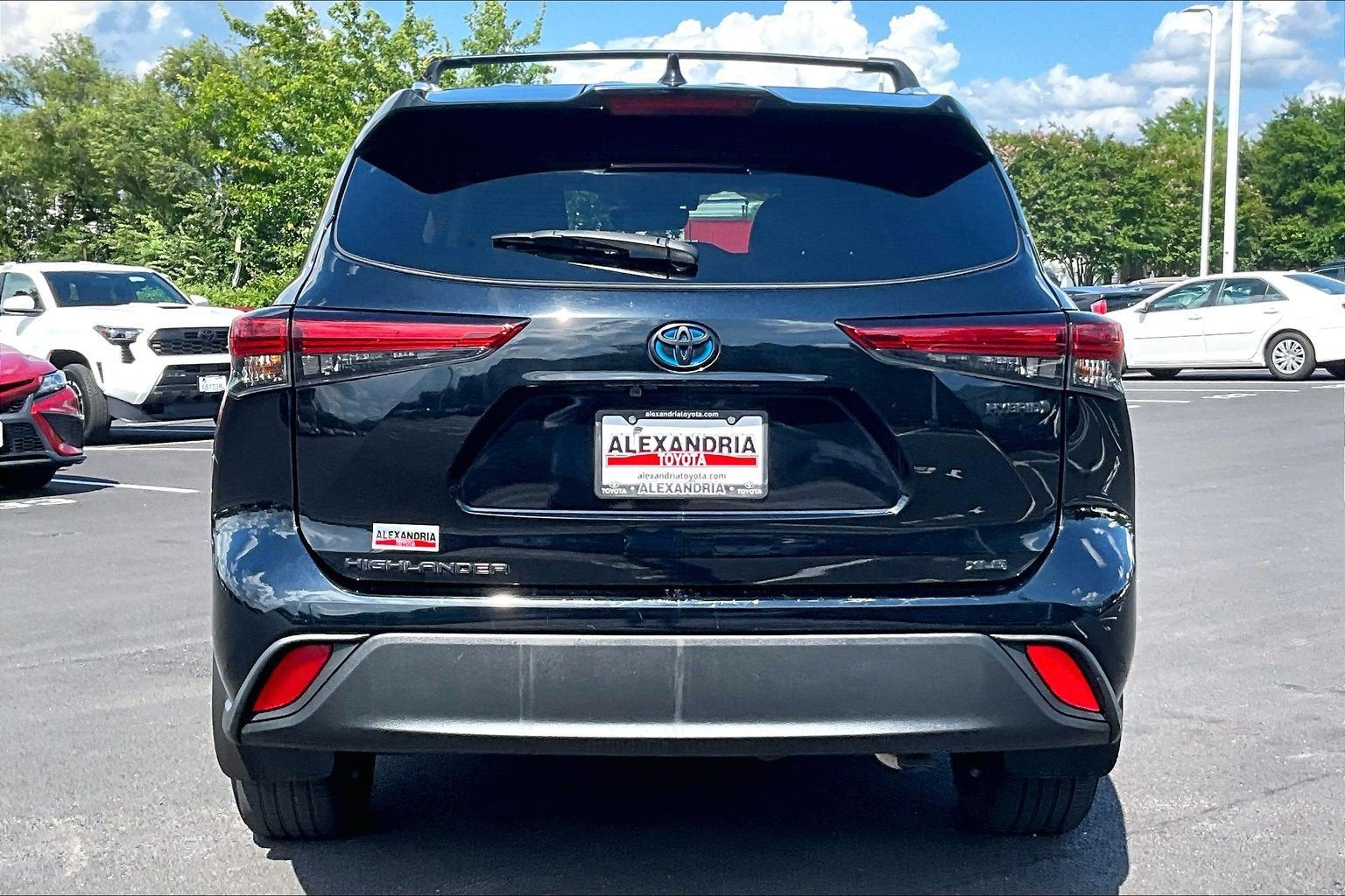 2023 Toyota Highlander Hybrid Bronze Edition