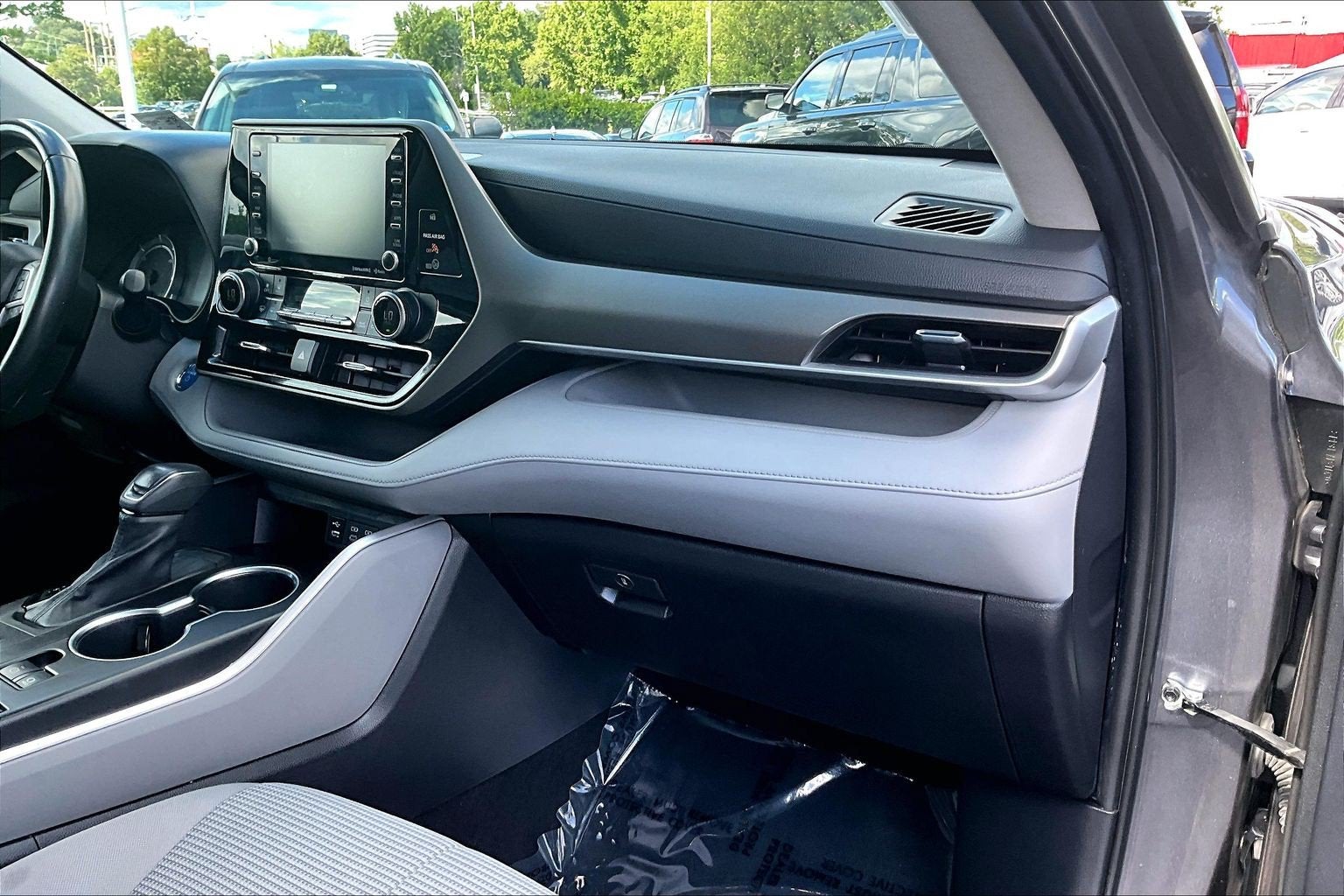2022 Toyota Highlander Hybrid LE