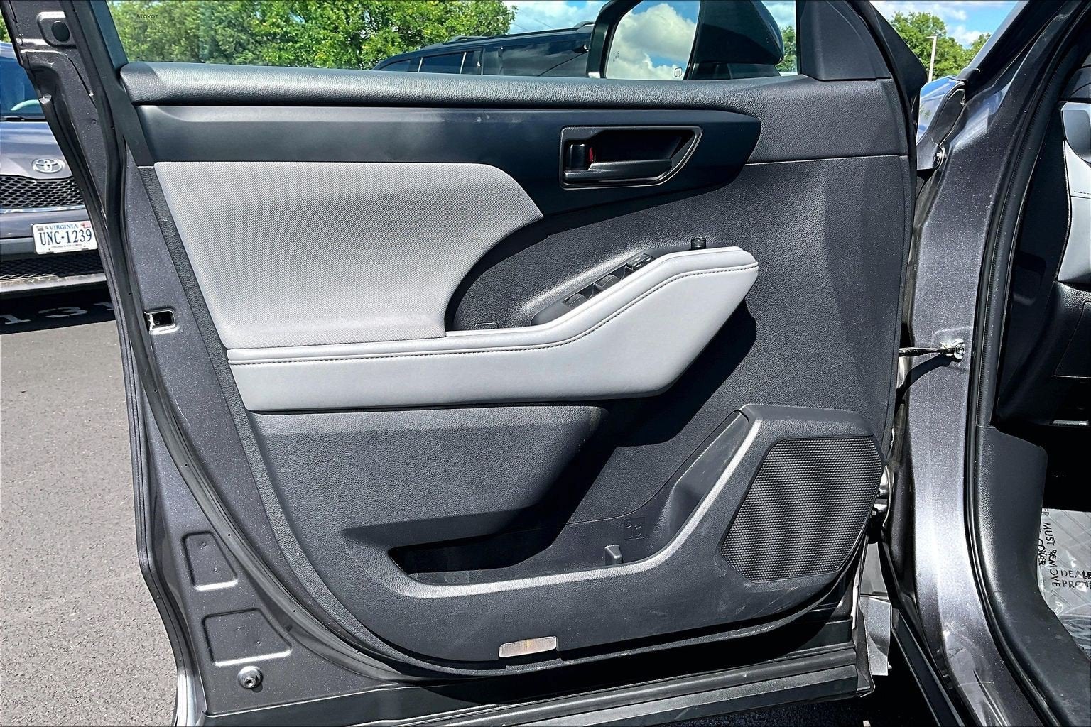 2022 Toyota Highlander Hybrid LE