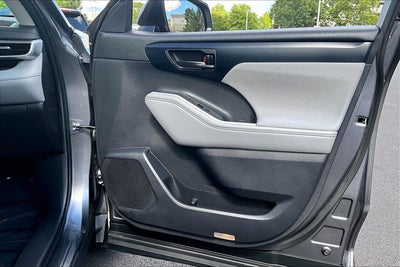 2022 Toyota Highlander Hybrid LE