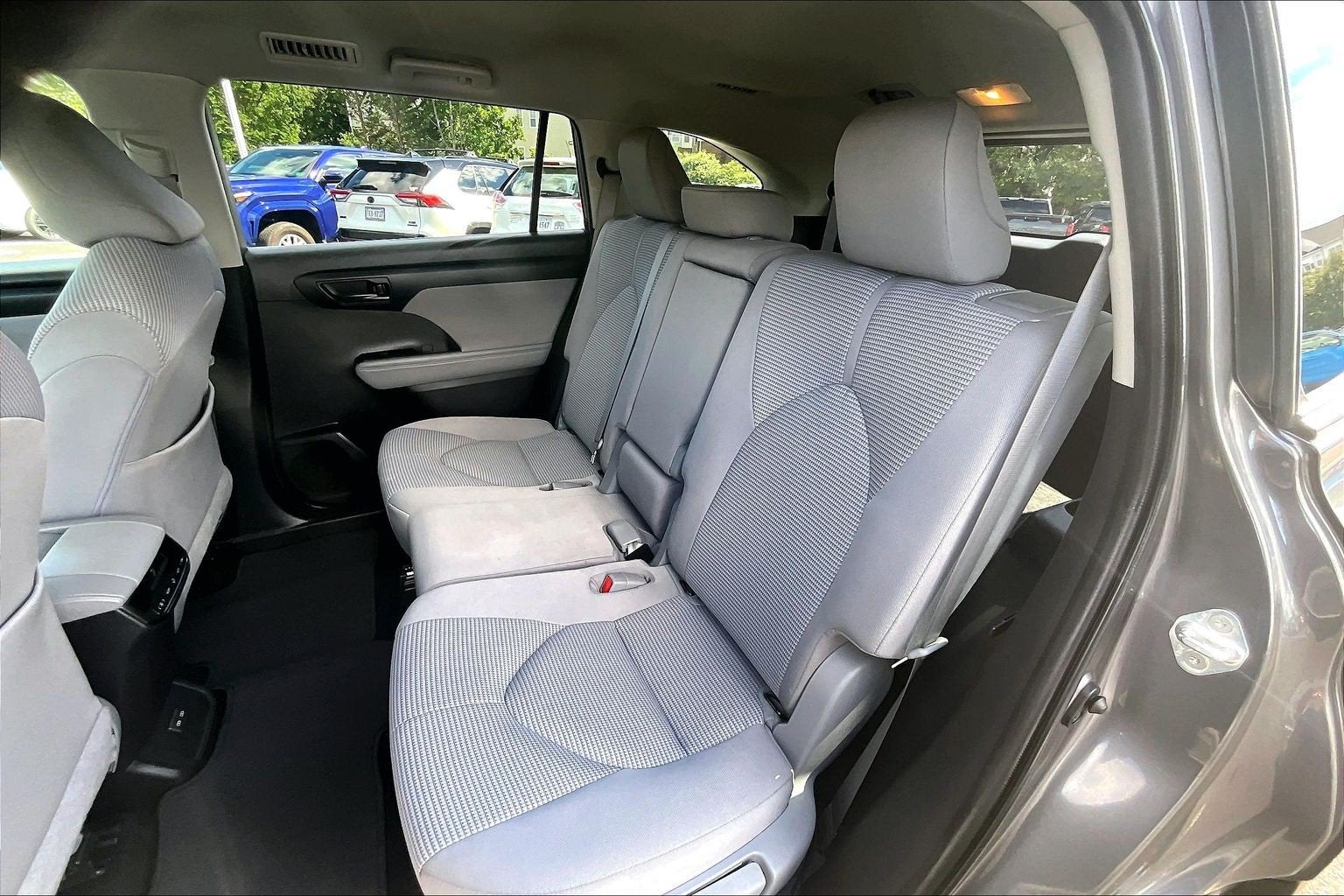2022 Toyota Highlander Hybrid LE