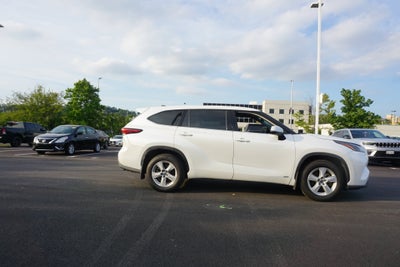 2022 Toyota Highlander Hybrid LE