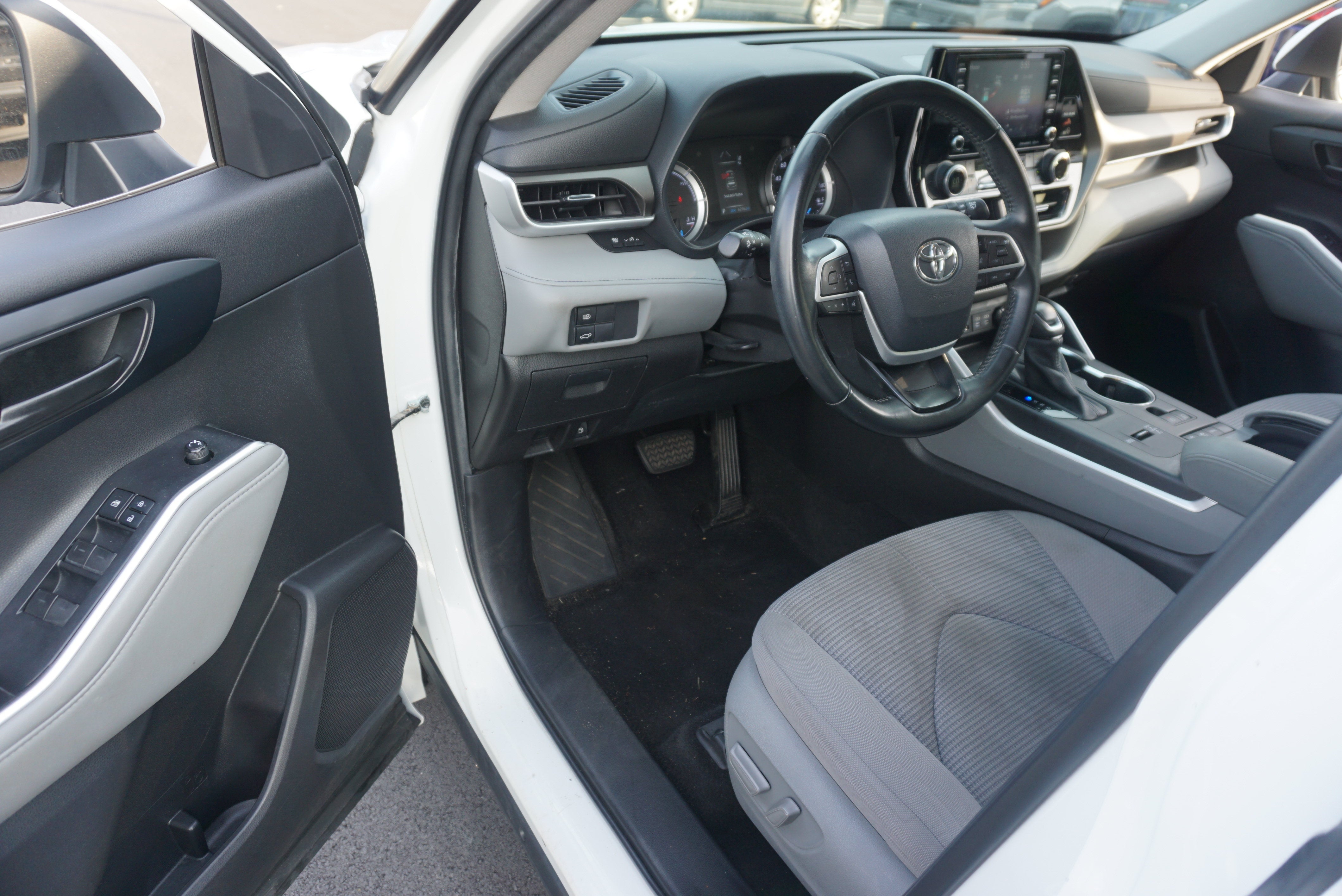 2022 Toyota Highlander Hybrid LE