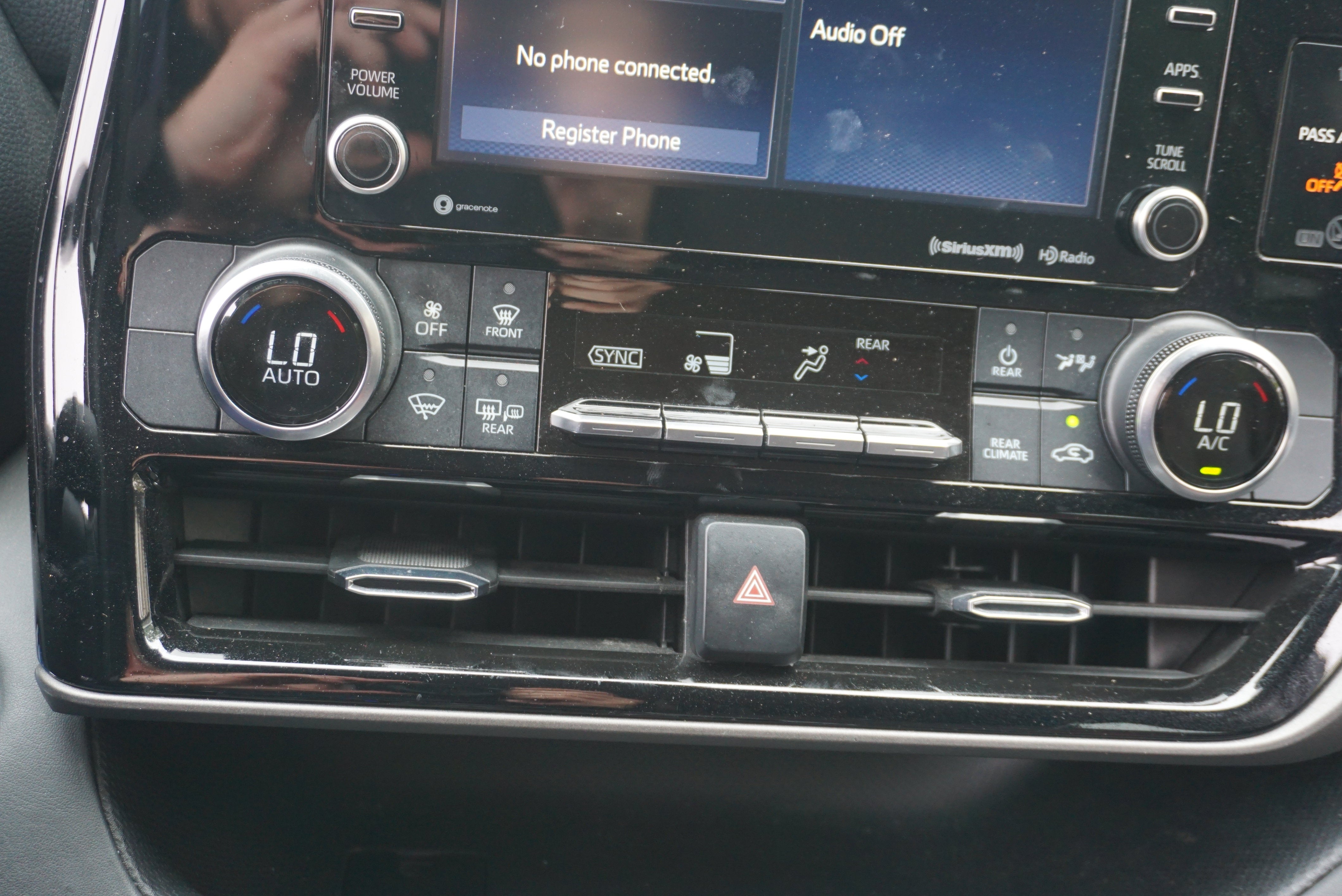2022 Toyota Highlander Hybrid LE