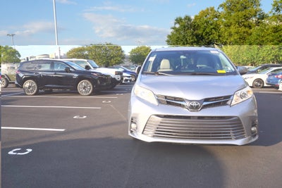 2018 Toyota Sienna XLE