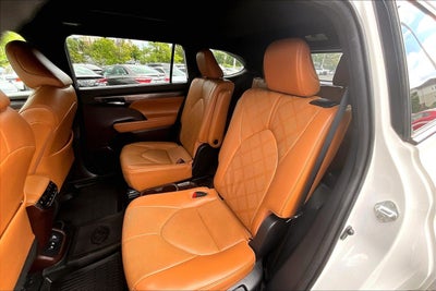 2021 Toyota Highlander Hybrid Platinum