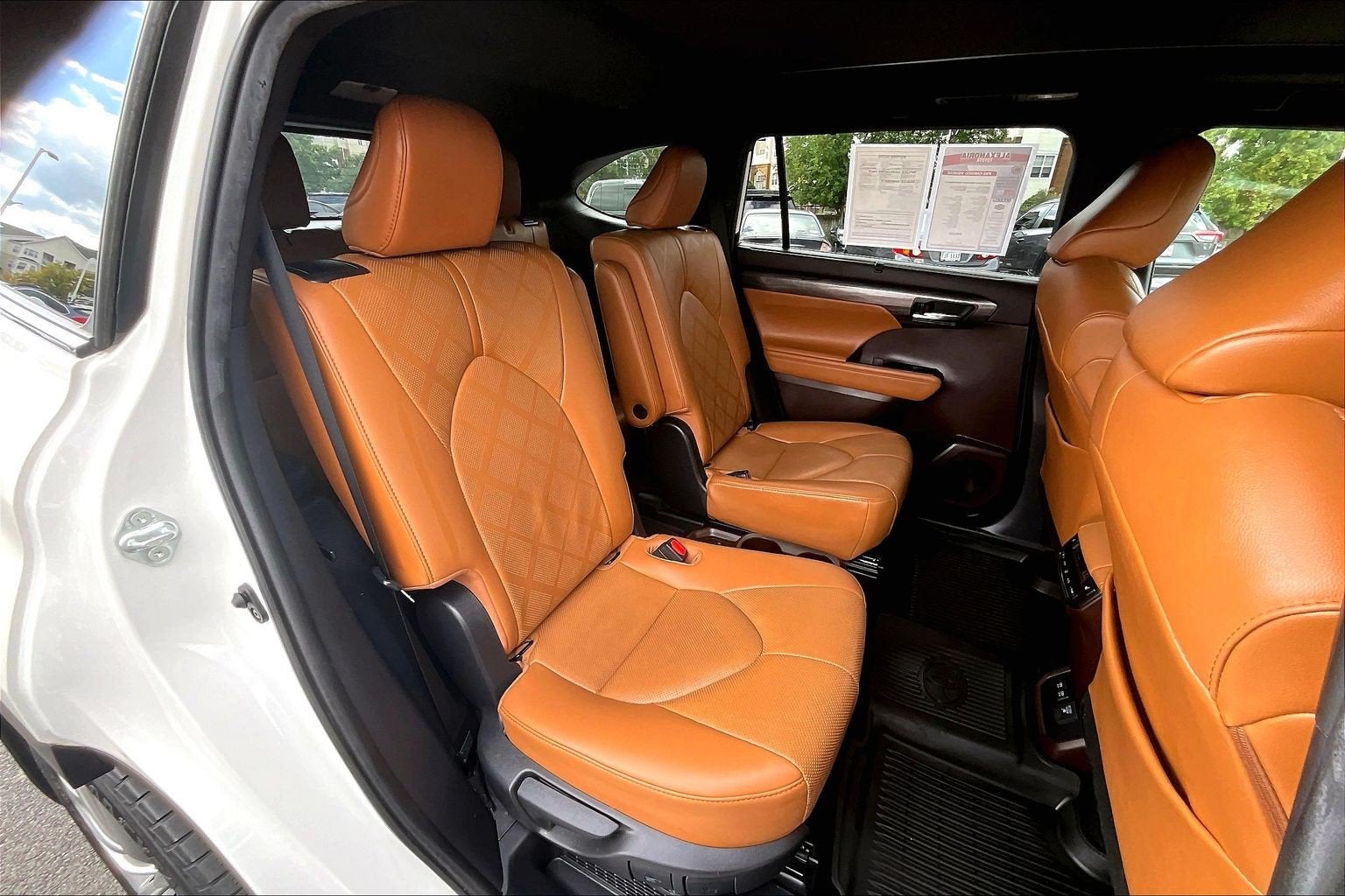 2021 Toyota Highlander Hybrid Platinum