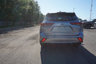 2021 Toyota Highlander Hybrid Platinum
