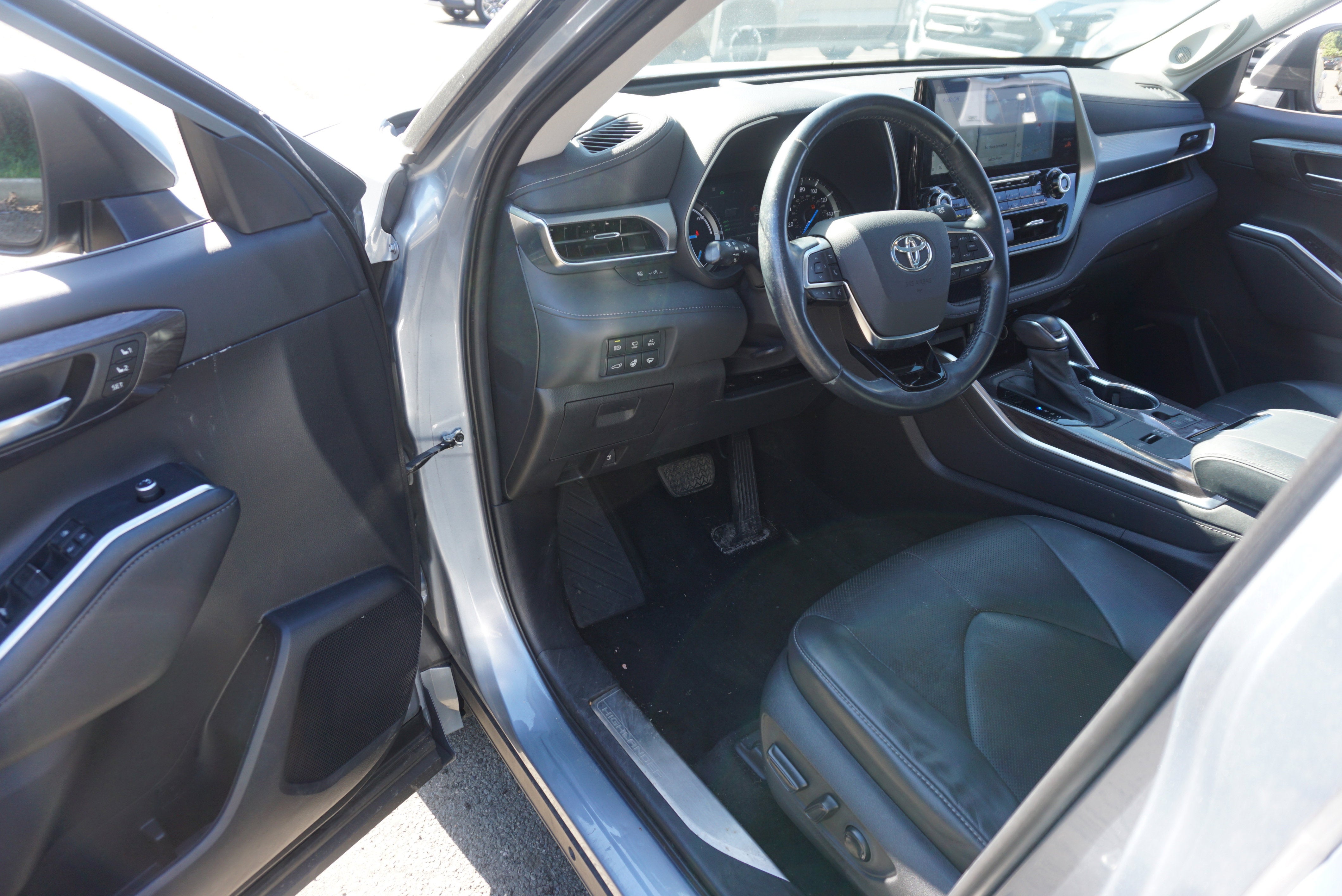 2021 Toyota Highlander Hybrid Platinum