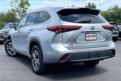 2022 Toyota Highlander Hybrid XLE