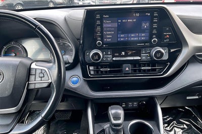 2022 Toyota Highlander Hybrid XLE