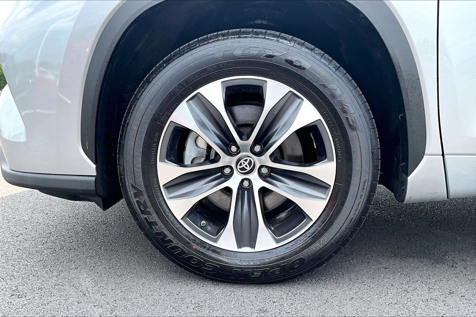 2022 Toyota Highlander Hybrid XLE
