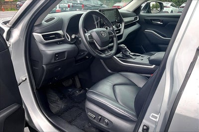 2022 Toyota Highlander Base