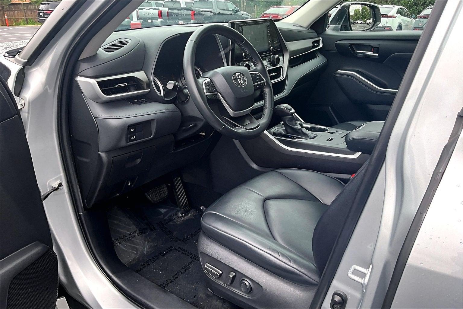 2022 Toyota Highlander Base