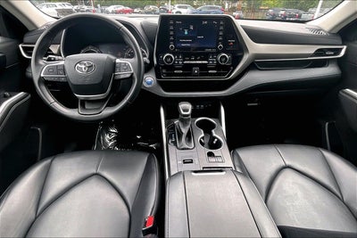 2022 Toyota Highlander Base