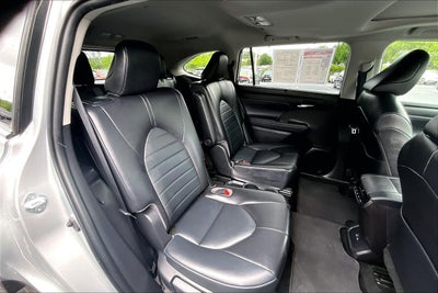 2022 Toyota Highlander Hybrid XLE