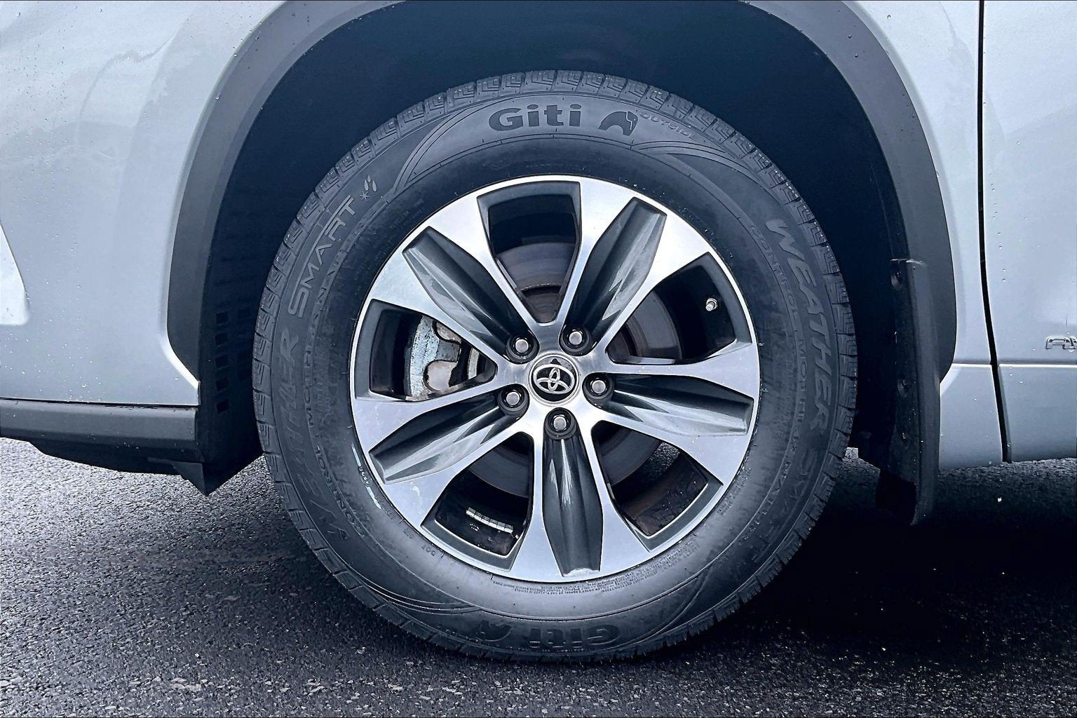 2022 Toyota Highlander Base