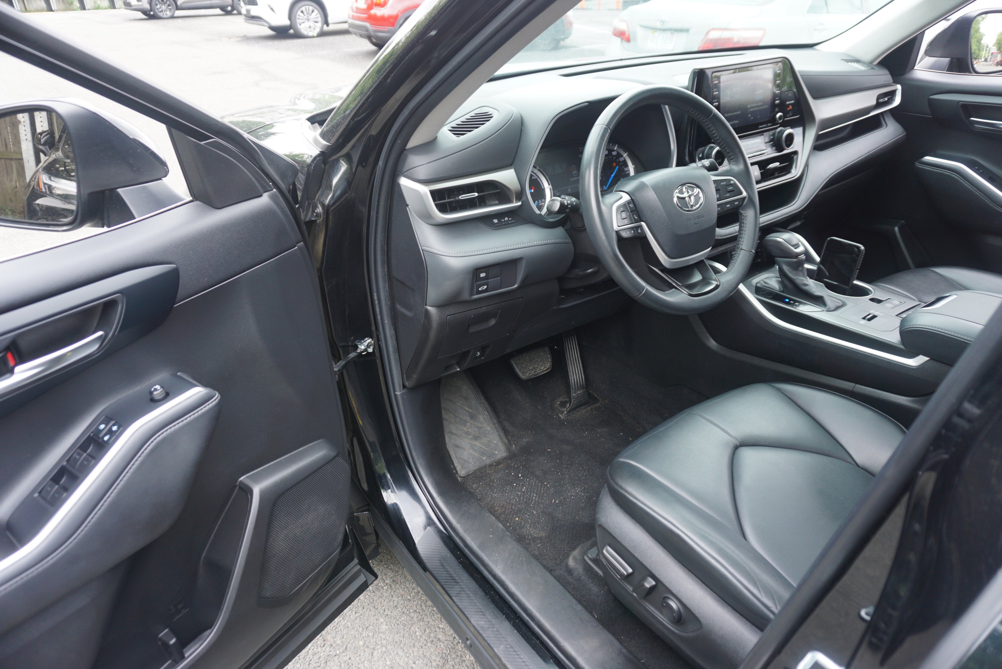 2022 Toyota Highlander Hybrid XLE