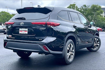 2022 Toyota Highlander Base