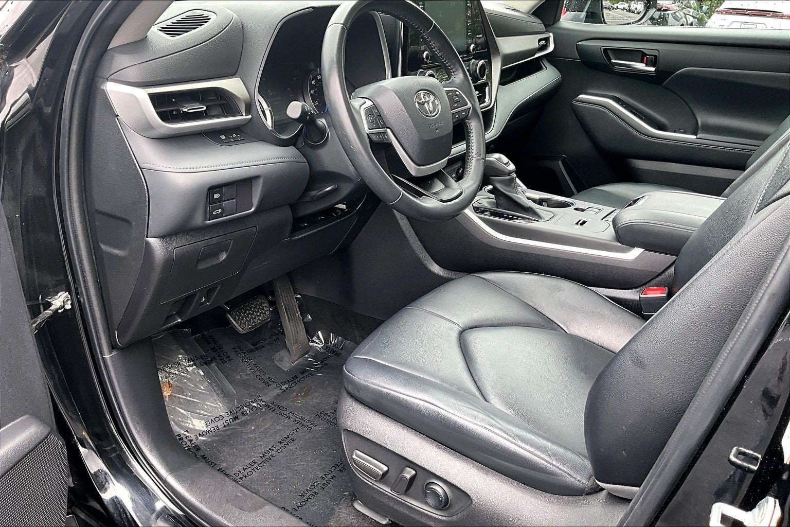 2022 Toyota Highlander Base