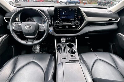 2022 Toyota Highlander Base