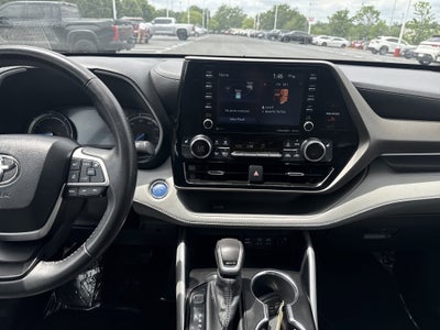 2022 Toyota Highlander Hybrid XLE