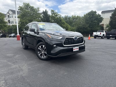2022 Toyota Highlander Hybrid XLE