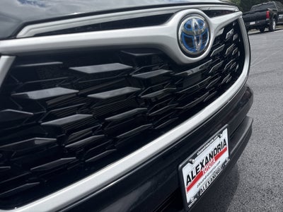 2022 Toyota Highlander Hybrid XLE