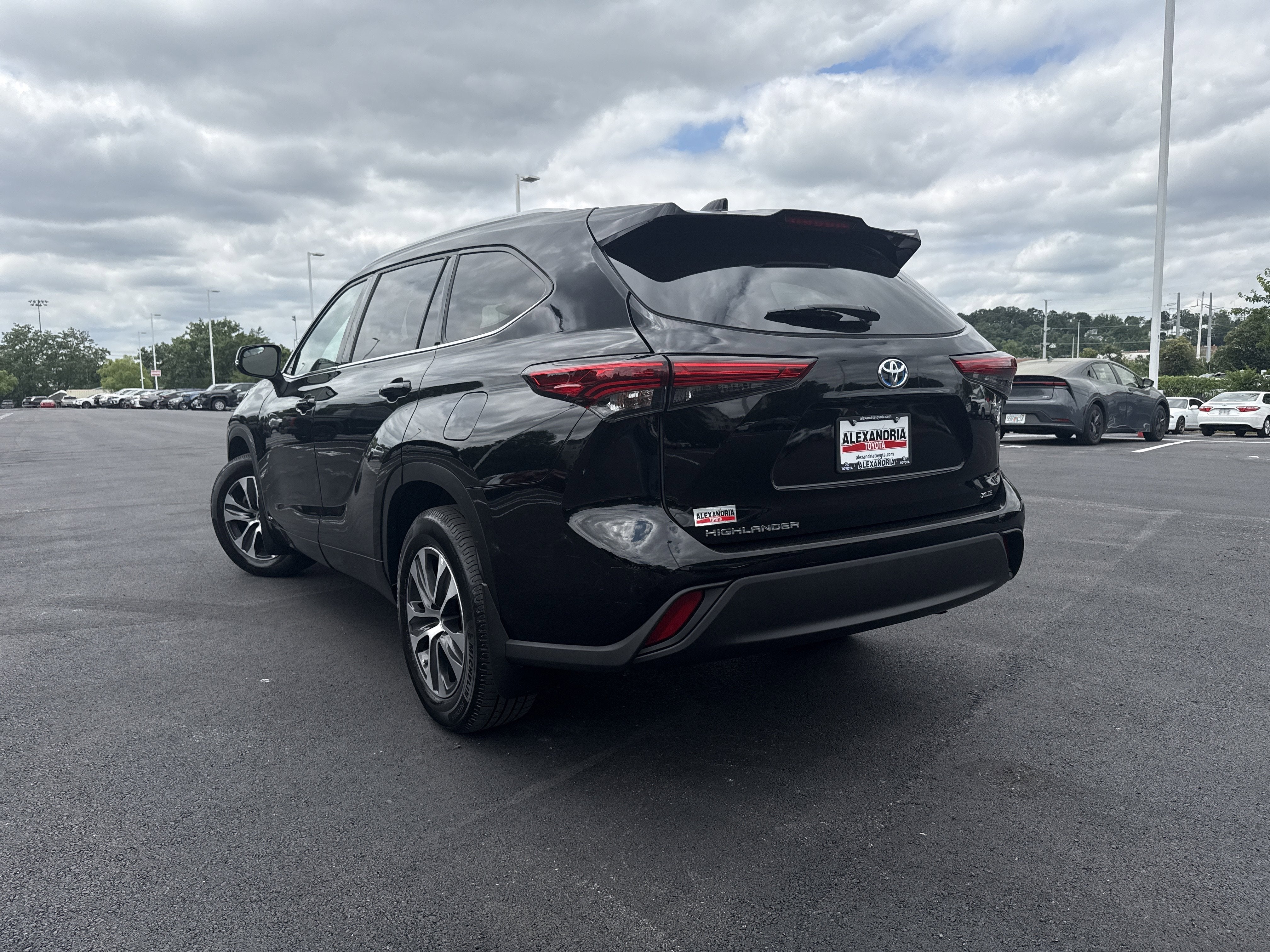 2022 Toyota Highlander Hybrid XLE