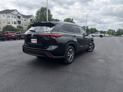 2022 Toyota Highlander Hybrid XLE