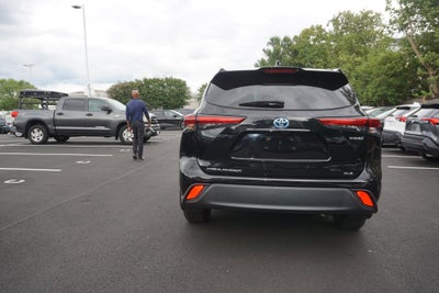 2022 Toyota Highlander Hybrid XLE