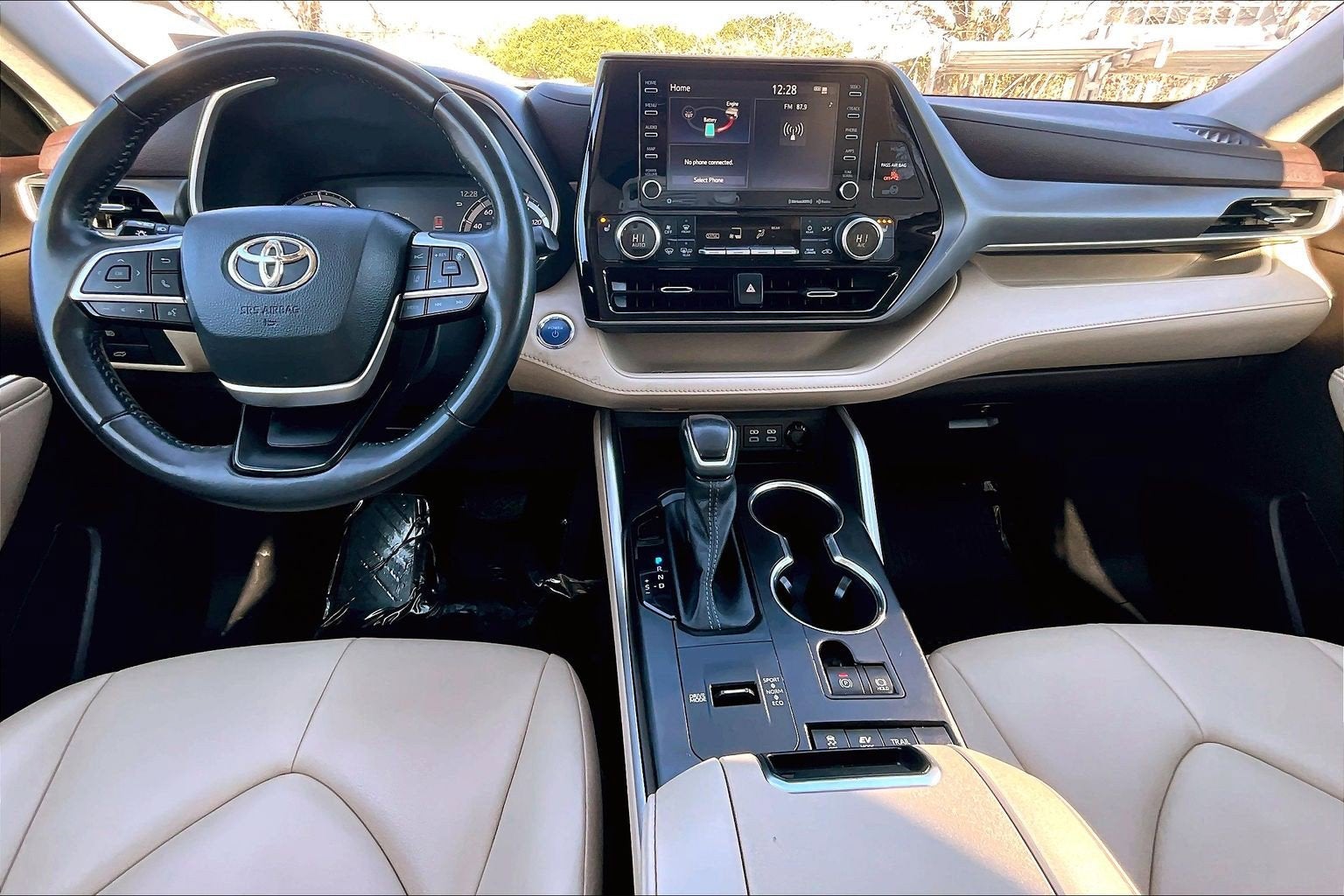 2022 Toyota Highlander Hybrid XLE