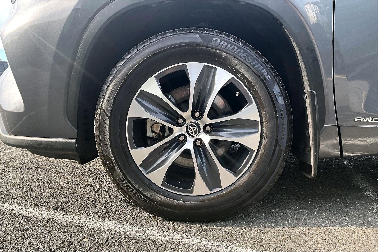 2022 Toyota Highlander Hybrid XLE