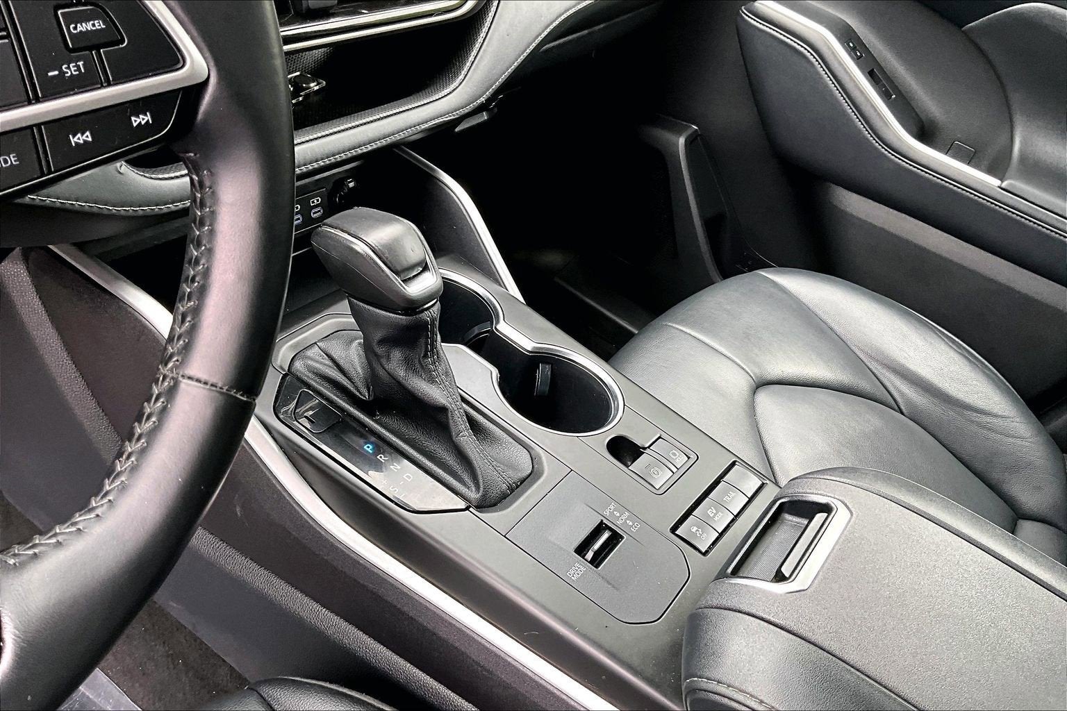 2022 Toyota Highlander Base