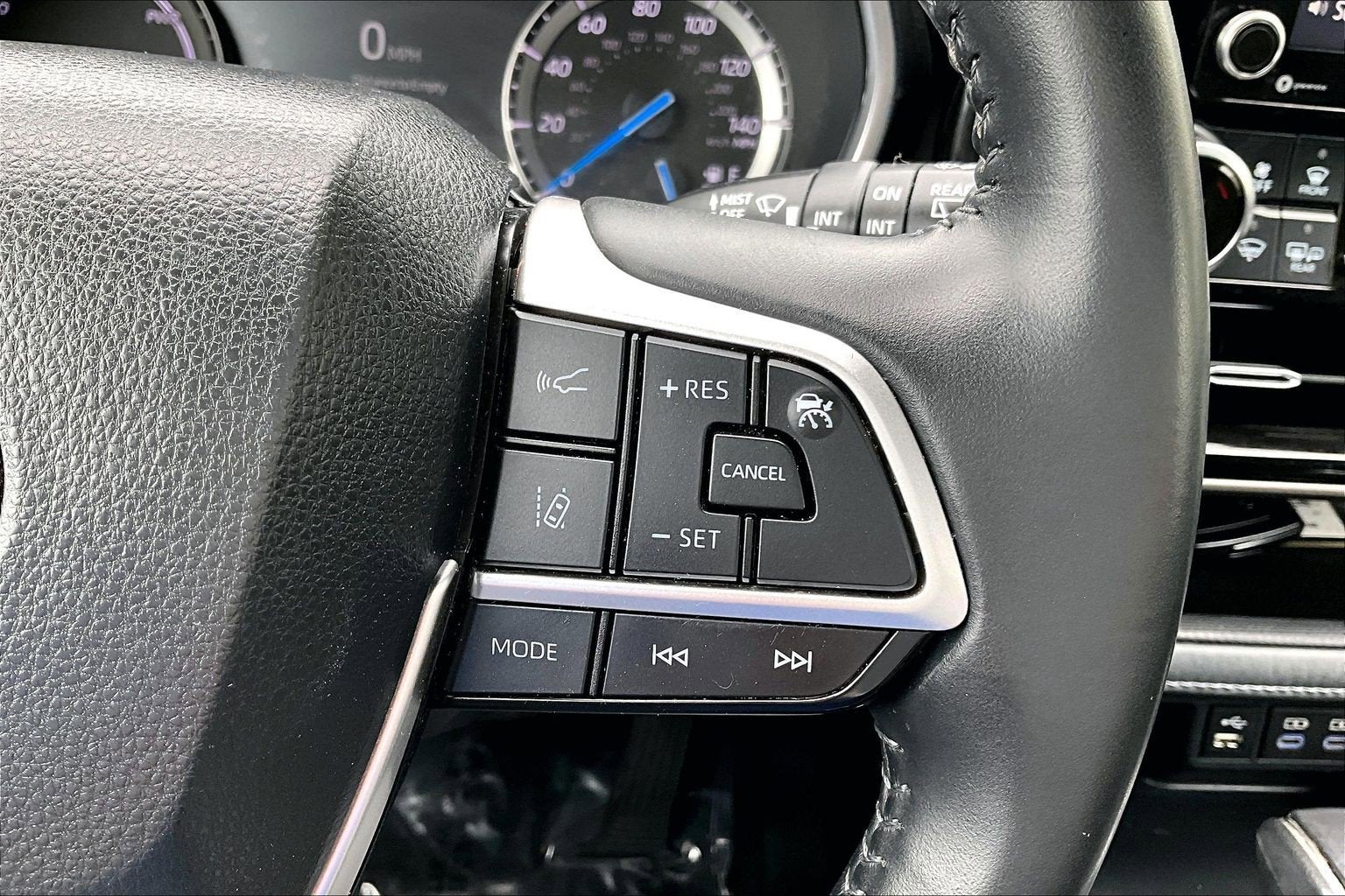 2022 Toyota Highlander Base