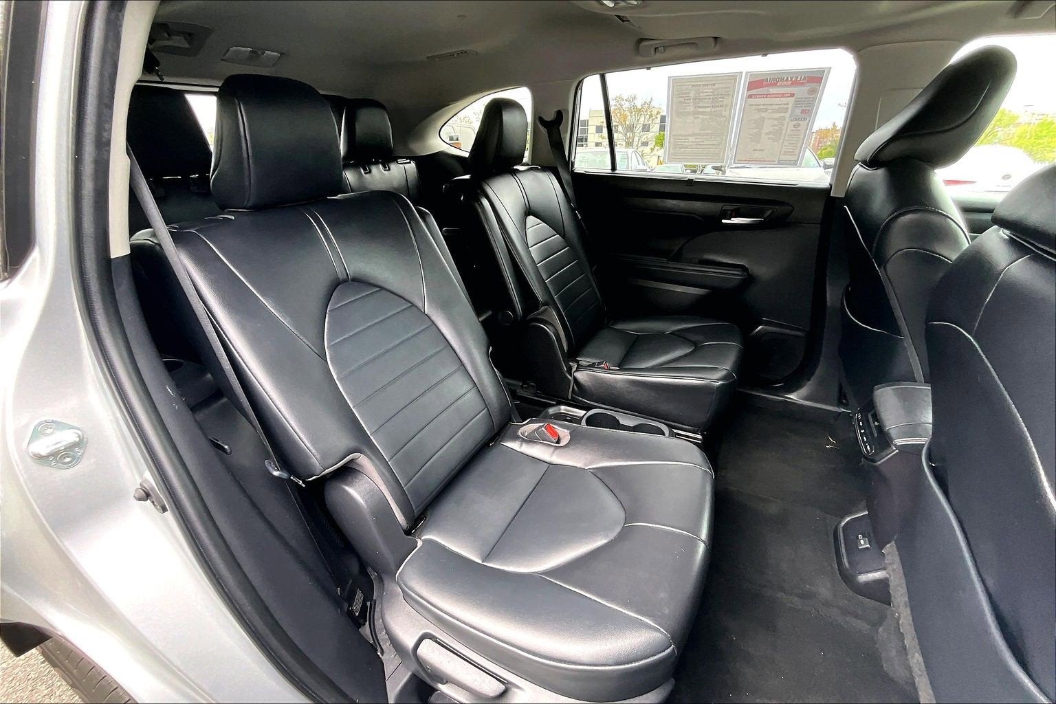 2022 Toyota Highlander Base