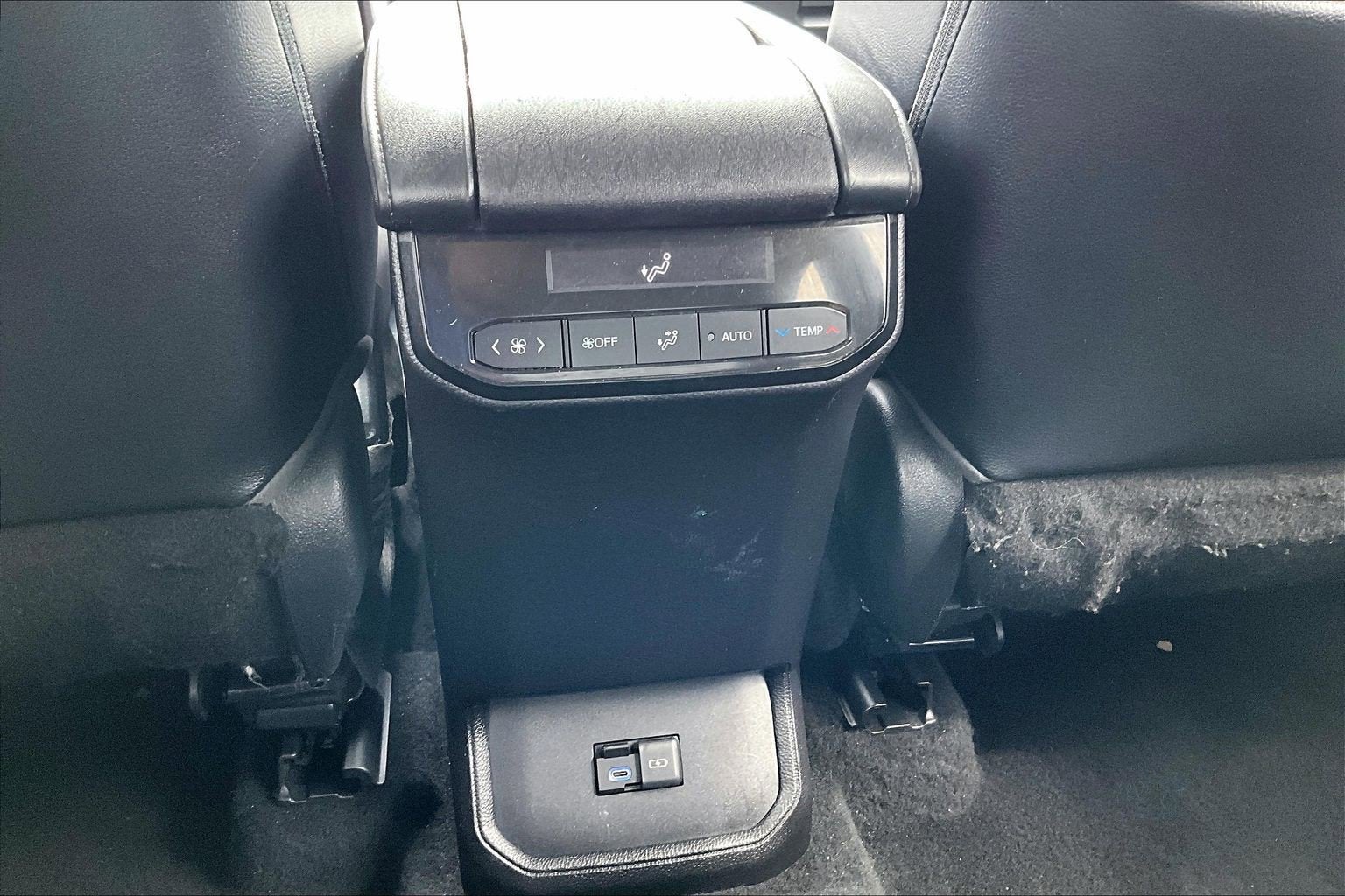 2022 Toyota Highlander Base