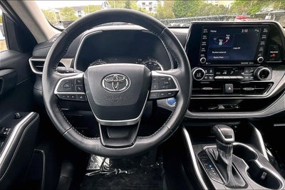 2022 Toyota Highlander Base