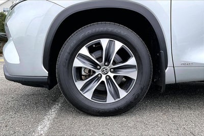 2022 Toyota Highlander Base