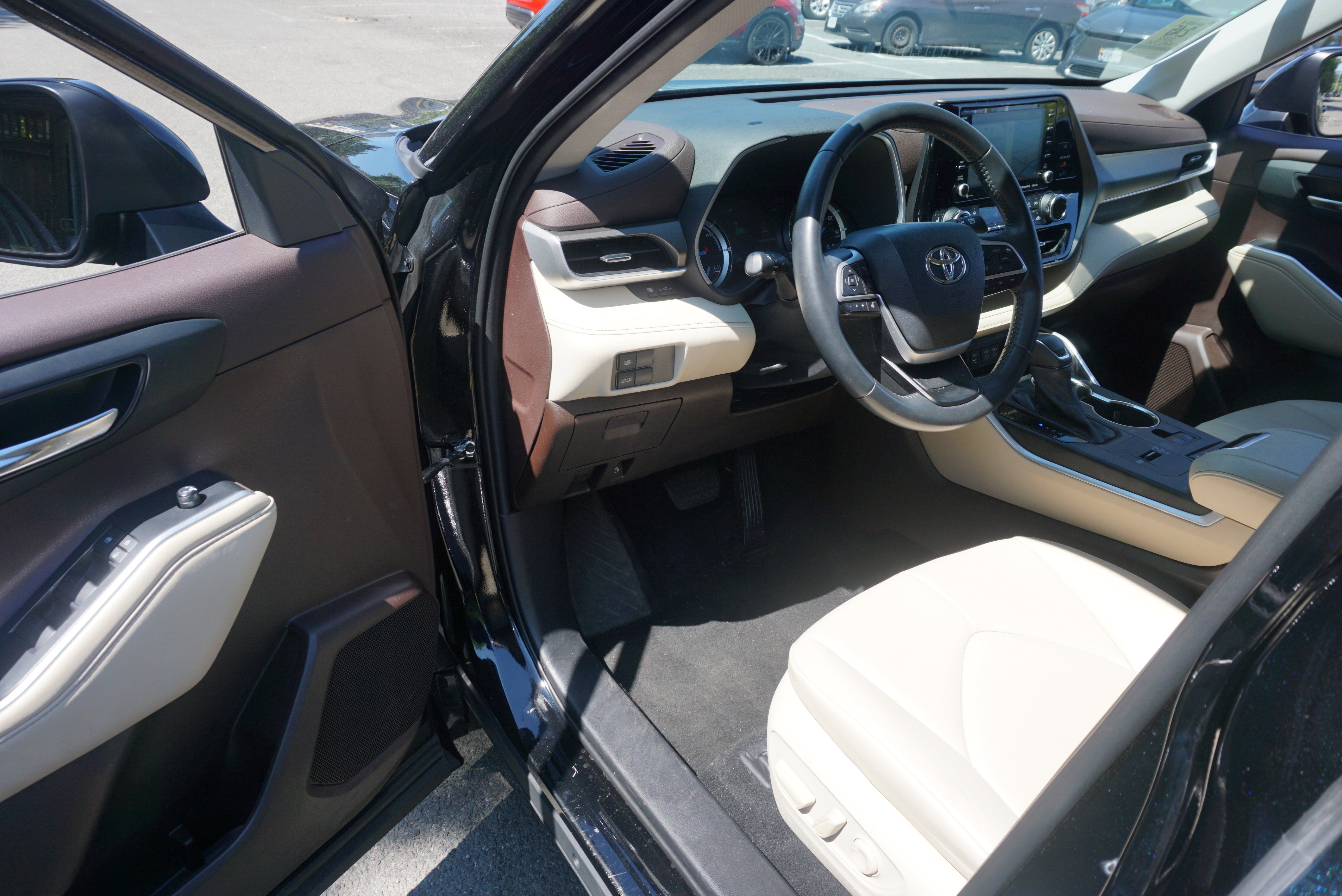 2022 Toyota Highlander Base