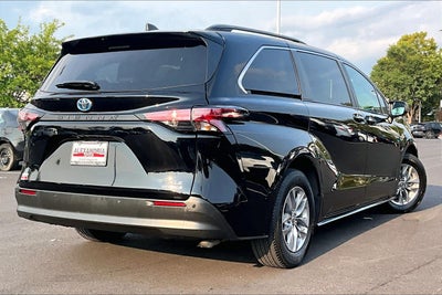 2022 Toyota Sienna XLE