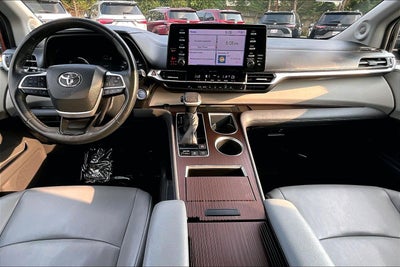 2022 Toyota Sienna XLE