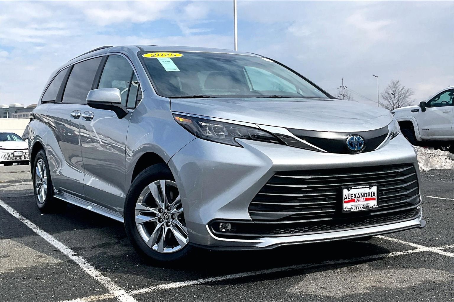 2025 Toyota Sienna XLE