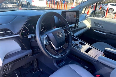 2024 Toyota Sienna XLE
